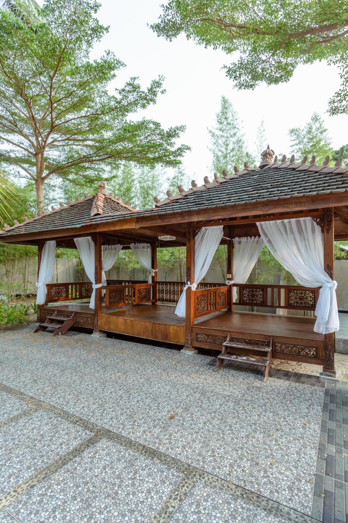 Bintan Exotica Resort By Waringin Hospitality Berakit Exterior foto